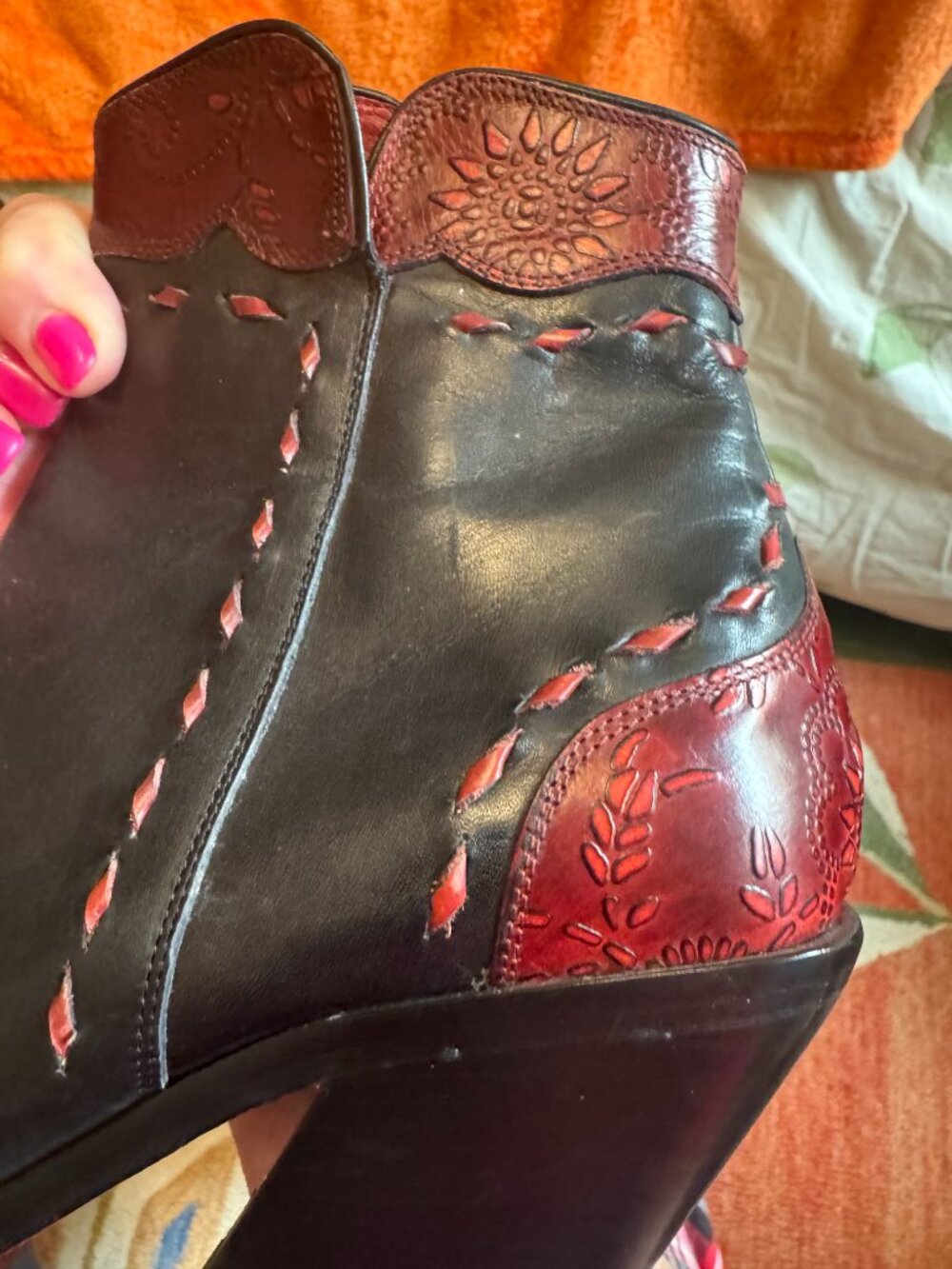 Donald J Pliner Western Ankle boots in Black ^ Red Leather - Picture 3 of 6